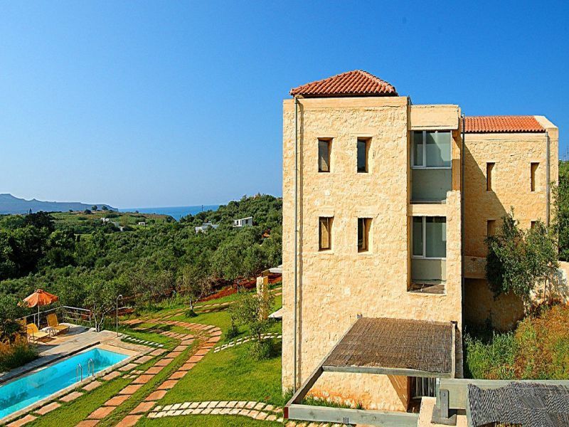 6bedroom villa, front beach for rent in Crete CRT146
