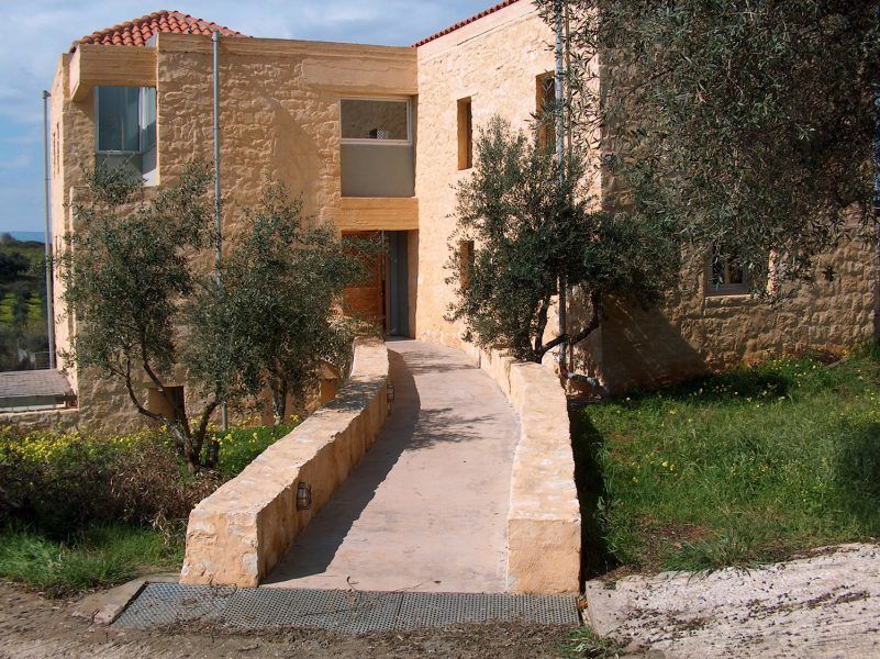 6bedroom villa, front beach for rent in Crete CRT146