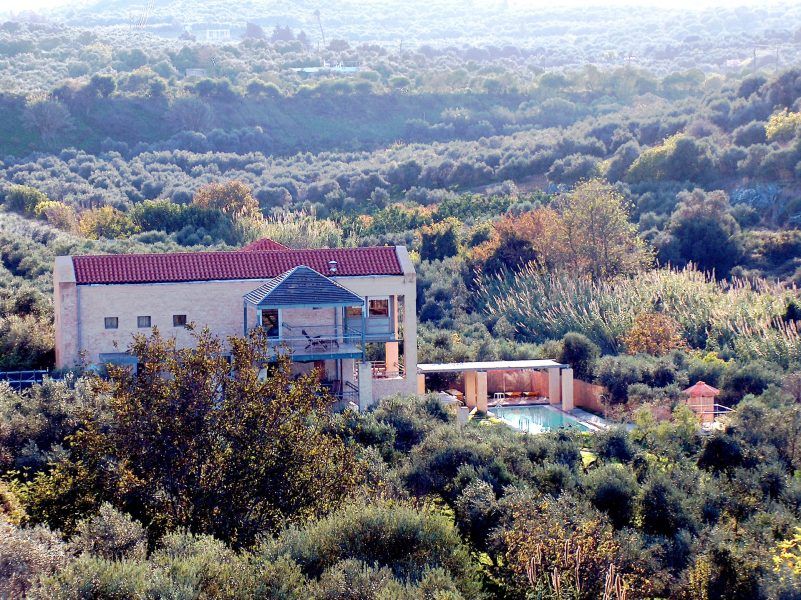 6bedroom villa, front beach for rent in Crete CRT146